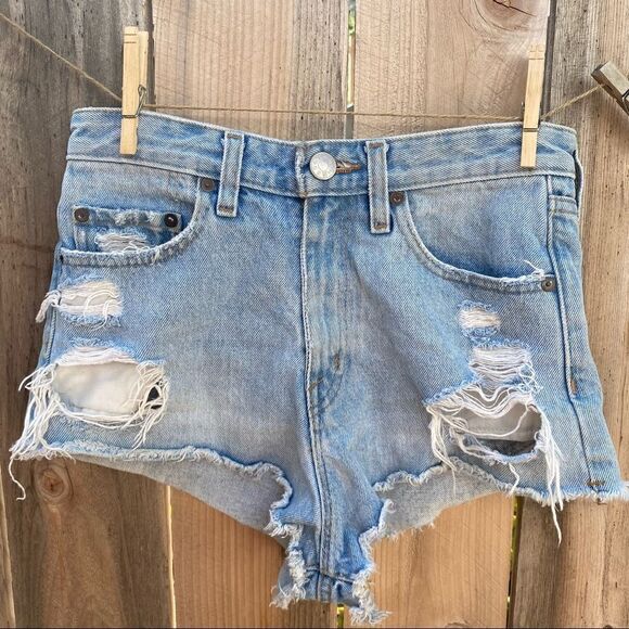 BDG Shorts Womens High Rise Rise Cut Off Frayed Destroyed Denim Short SZ 26 - Picture 5 of 11